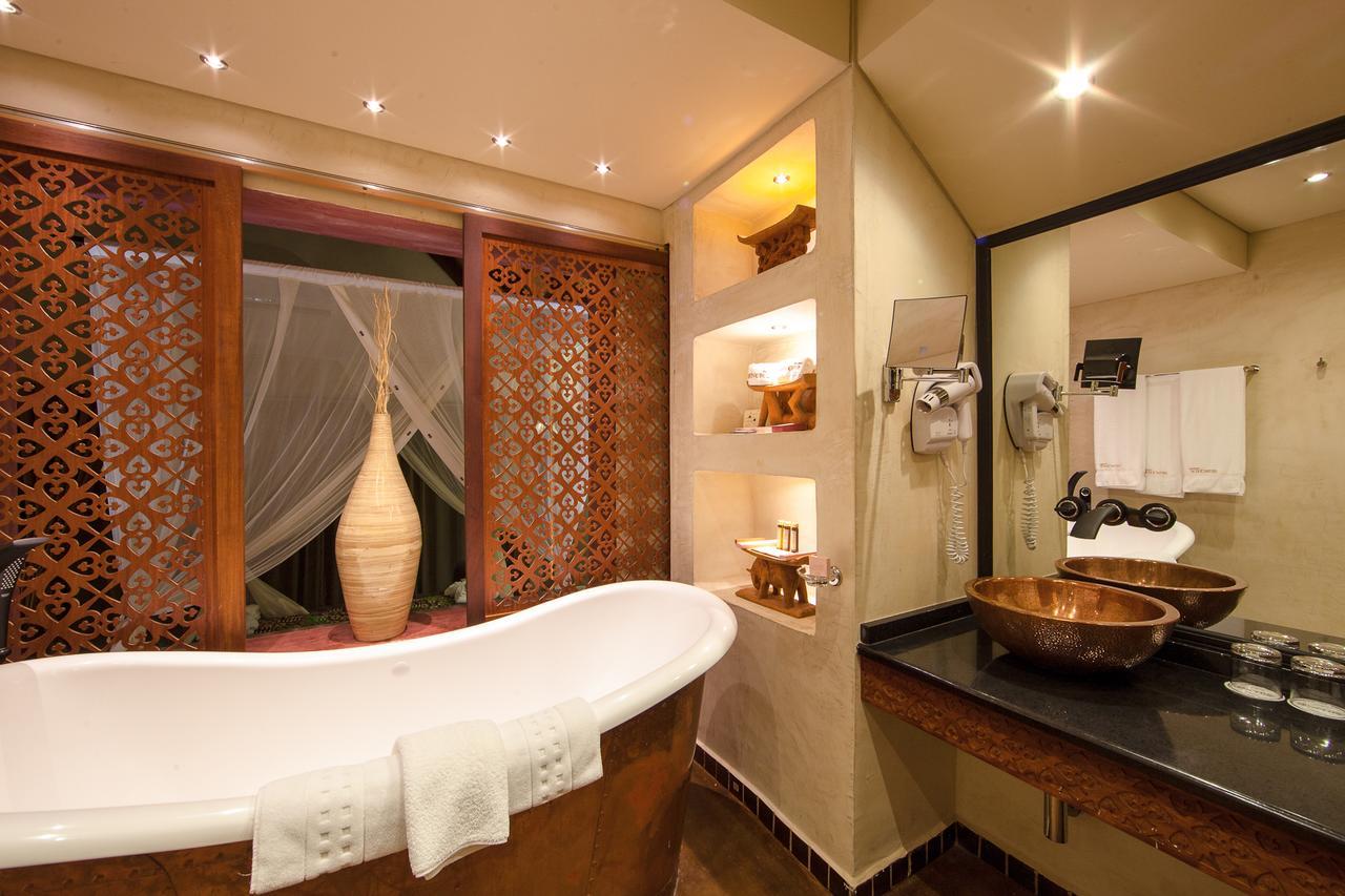 The Royal Senchi Hotel And Resort Akosombo 외부 사진